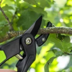 Anvil Secateurs with Soft Grip Handle, 3-Stage Safety Lock & Carbon Steel Blade, 220mm - Image 3